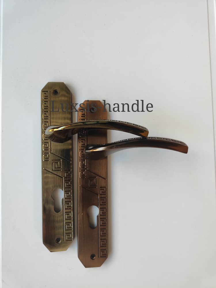 دستگیره یک تکه ورساچ با قفل و توپی