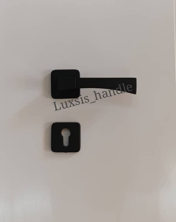 دستگیره دو تکه همراه با قفل و توپی