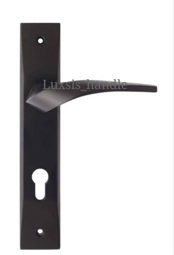 دستگیره یک تکه همراه با قفل و توپی