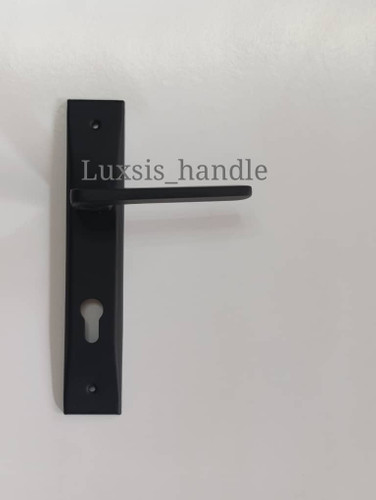 دستگیره یک تکه همراه با قفل و توپی